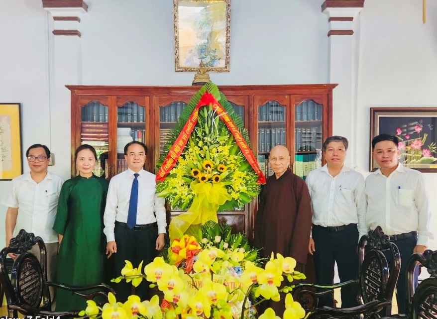 thu-truong-bo-noi-vu-vu-chien-thang-tham-chuc-mung-chuc-sac-phat-giao-tai-tinh-thua-thien-hue-va-quang-tri-nhan-le-phat-dan-2568