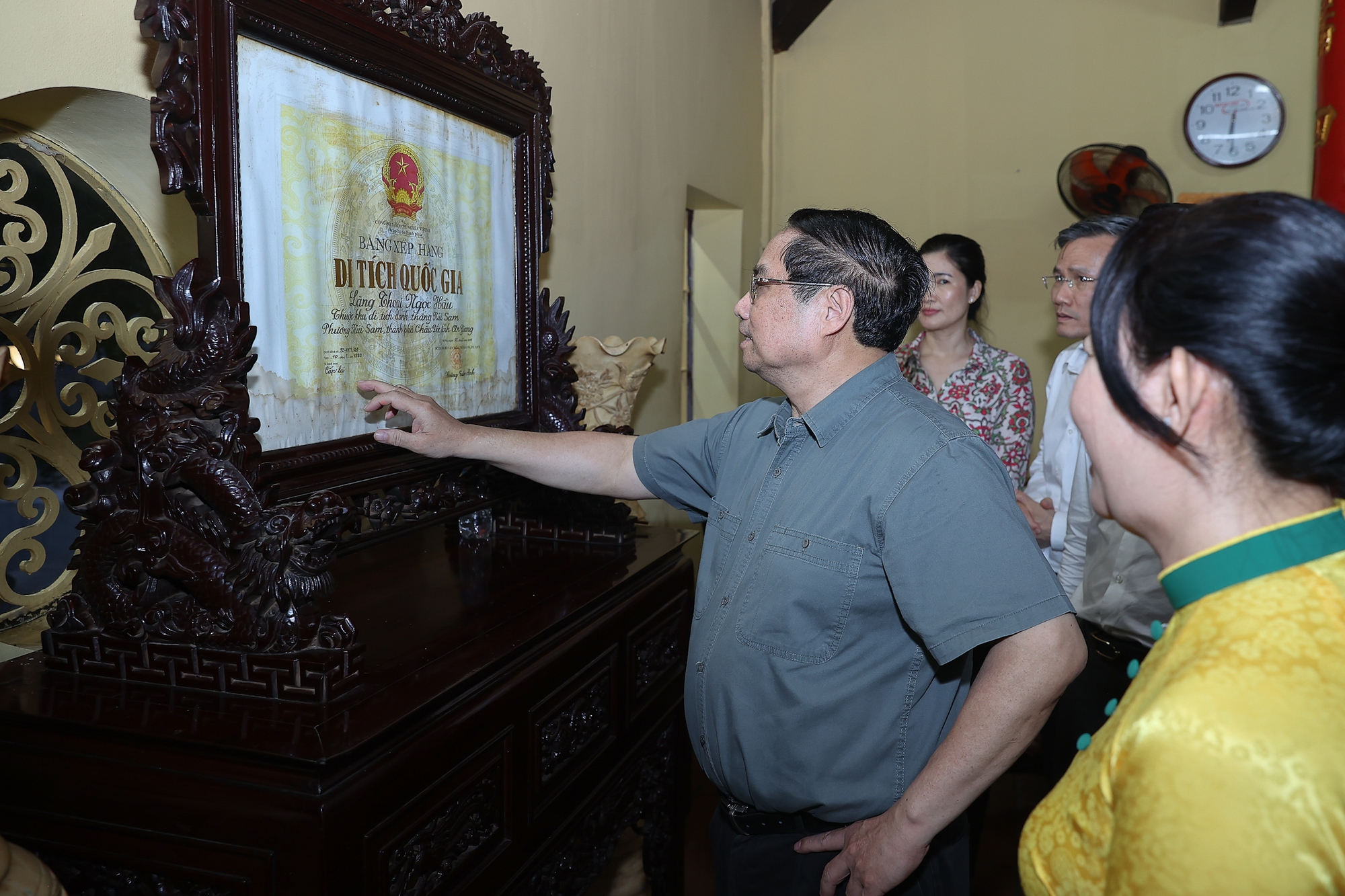 thu-tuong-pham-minh-chinh-tham-lang-thoai-ngoc-hau-va-mieu-ba-chua-xu-nui-sam