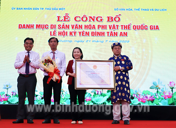 binh-duong-to-chuc-le-cong-bo-danh-muc-di-san-van-hoa-phi-vat-the-quoc-gia-le-hoi-ky-yen-dinh-tan-an