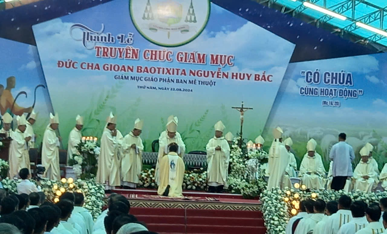 thanh-le-truyen-chuc-giam-muc-chinh-toa-giao-phan-ban-me-thuot