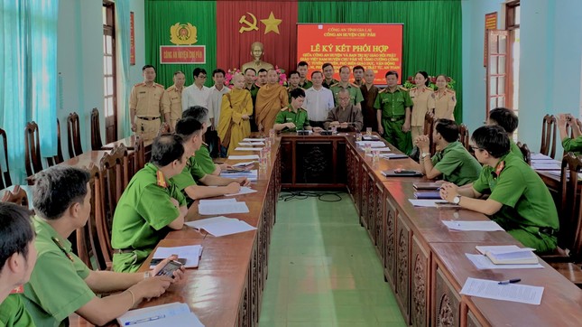 ban-tri-su-giao-hoi-phat-giao-viet-nam-huyen-chu-pah-chu-se-tinh-gia-lai-ky-ket-tuyen-truyen-ve-trat-tu-an-toan-giao-thong