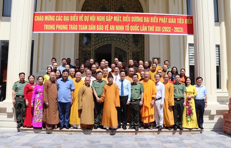 bieu-duong-30-tang-ni-phat-tu-tinh-quang-ninh-co-dong-gop-tieu-bieu-trong-phong-trao-toan-dan-bao-ve-an-ninh-to-quoc