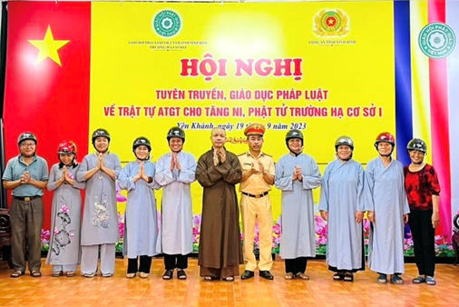 tinh-ninh-binh-tuyen-truyen-pho-bien-phap-luat-ve-trat-tu-an-toan-giao-thong-tai-truong-ha-chua-ve
