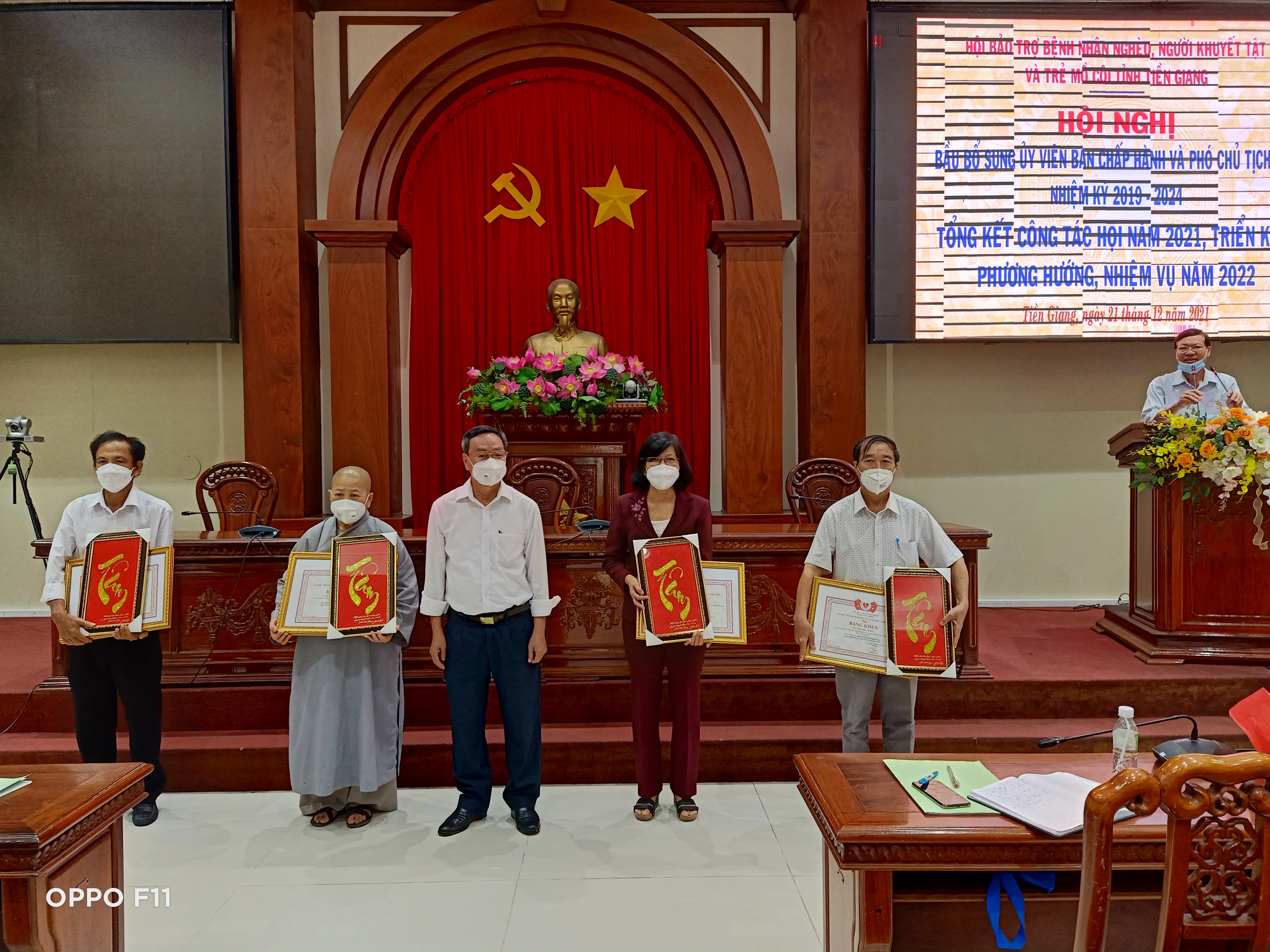 phat-giao-tinh-tien-giang-duoc-tang-4-bang-khen-nam-2021