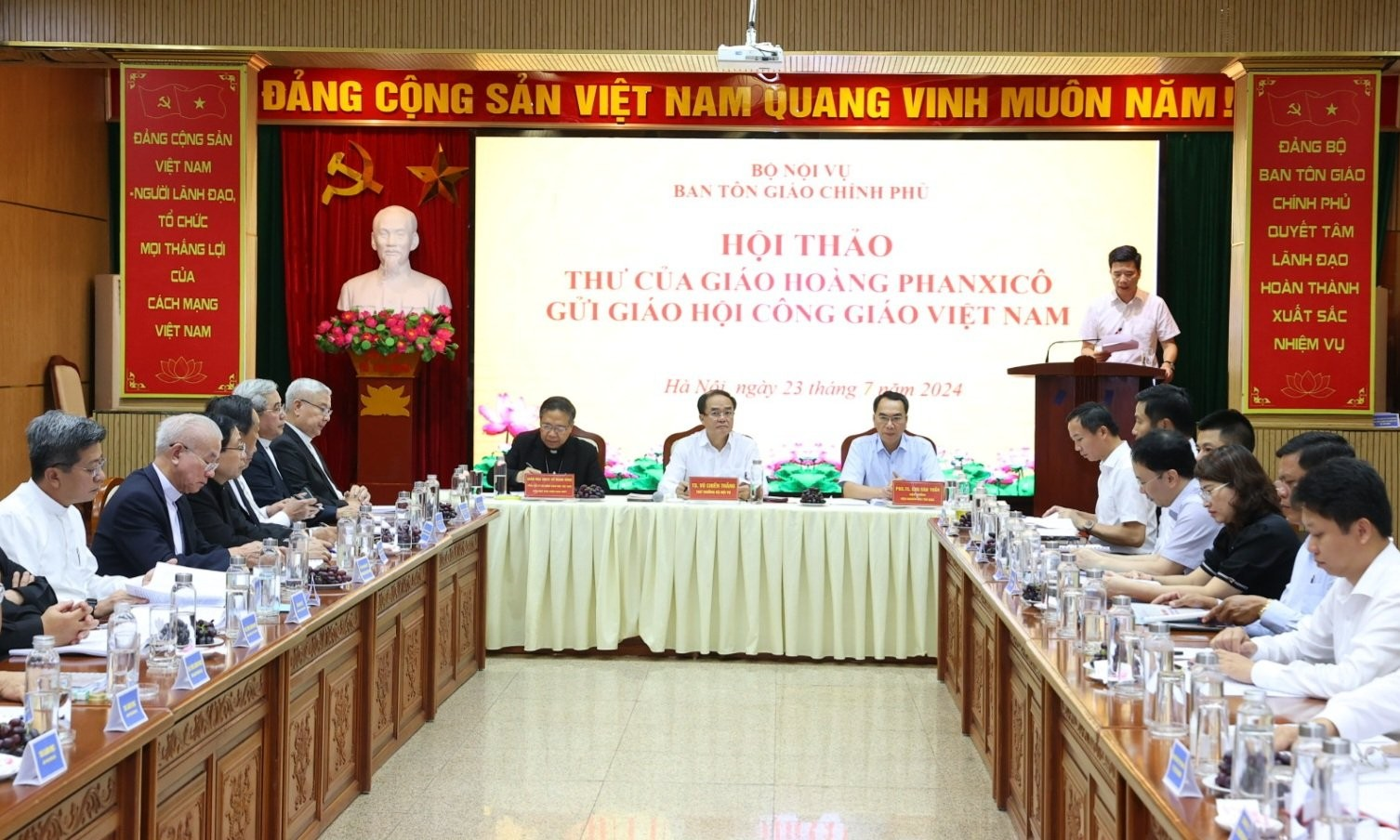 hoi-thao-thu-cua-giao-hoang-phanxico-gui-giao-hoi-cong-giao-viet-nam