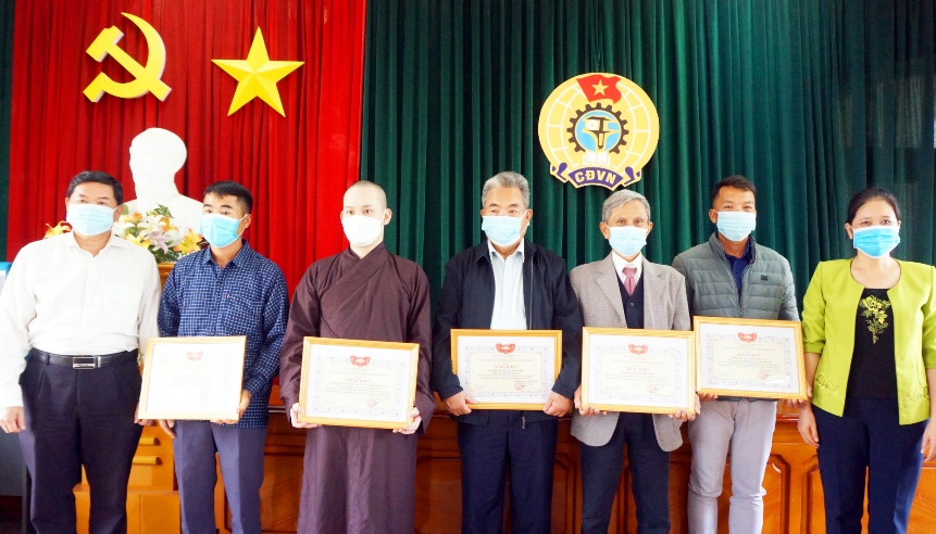 cac-ton-giao-tinh-bac-kan-tham-gia-bao-ve-moi-truong-ung-pho-voi-bien-doi-khi-hau