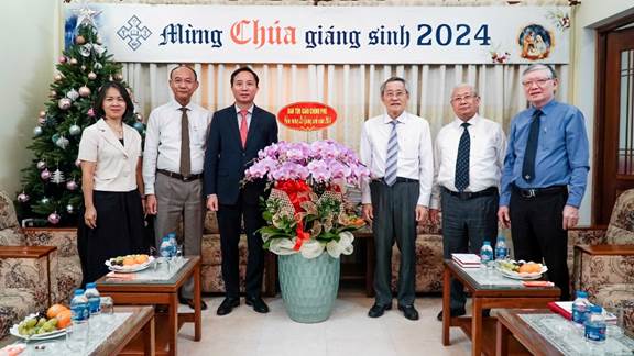 truong-ban-ton-giao-chinh-phu-vu-hoai-bac-tham-va-chuc-mung-giang-sinh-hoi-thanh-tin-lanh-viet-nam-mien-nam
