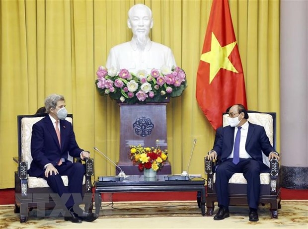 chu-tich-nuoc-tiep-dac-phai-vien-tong-thong-hoa-ky-ve-bien-doi-khi-hau