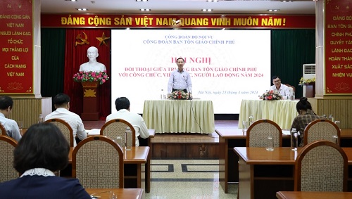 hoi-nghi-doi-thoai-giua-truong-ban-ton-giao-chinh-phu-voi-cong-chuc-vien-chuc-nguoi-lao-dong
