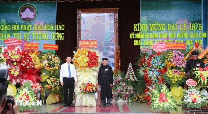 pho-truong-ban-ban-ton-giao-chinh-phu-nguyen-anh-chuc-du-dai-le-ky-niem-85-nam-ngay-khai-sang-dao-phat-giao-hoa-hao