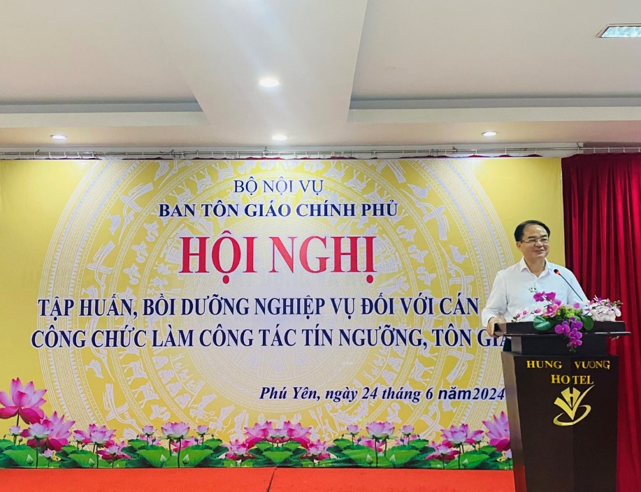 thu-truong-bo-noi-vu-vu-chien-thang-du-hoi-nghi-tap-huan-boi-duong-nghiep-vu-cong-tac-tin-nguong-ton-giao-tai-phu-yen