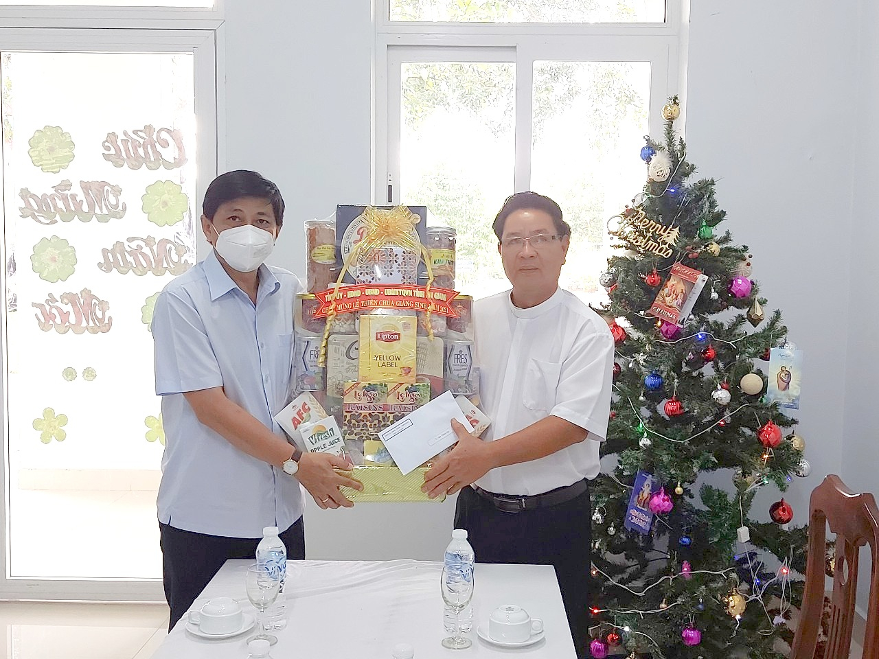 ban-ton-giao-tinh-an-giang-tham-chuc-mung-giang-sinh-tai-tu-vien-dong-thanh-gia