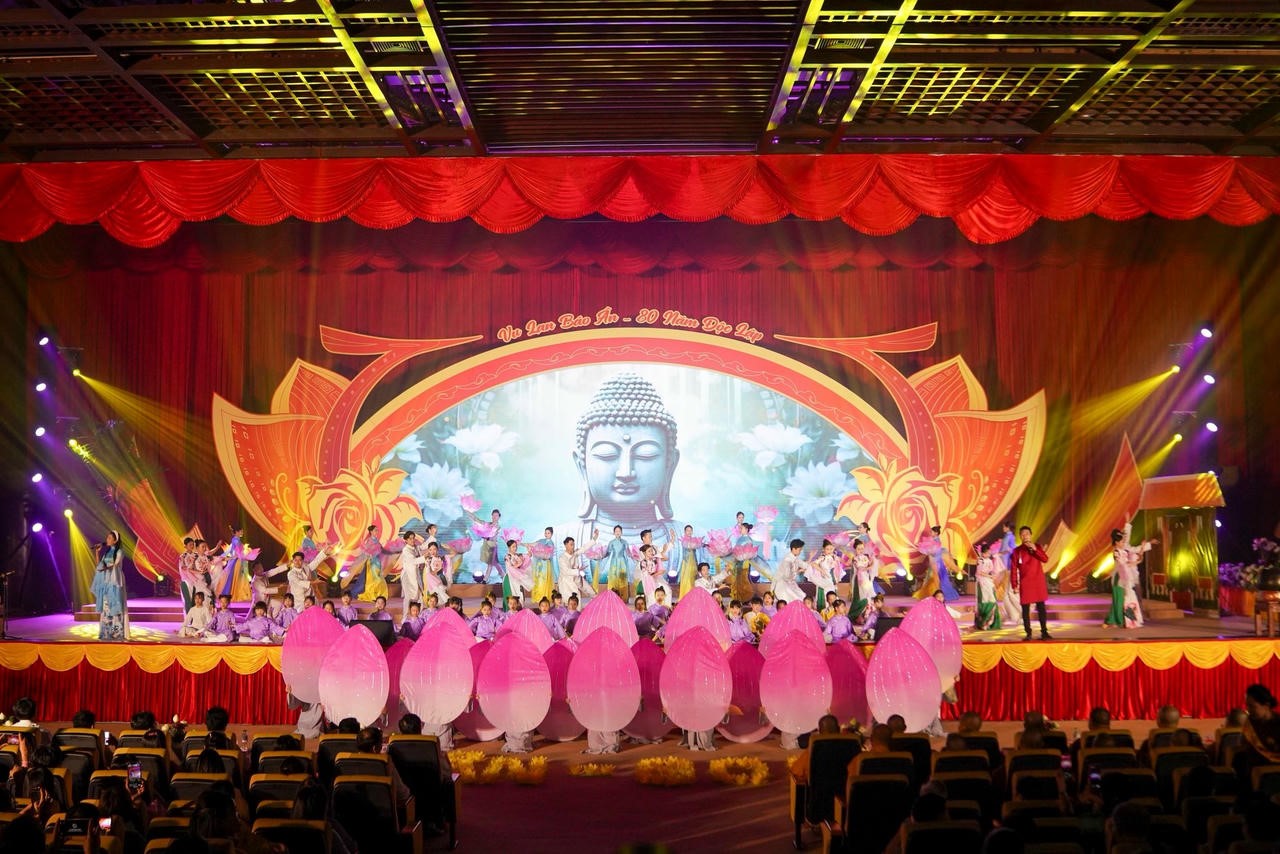 hon-5000-nguoi-tham-gia-le-vu-lan-bao-an-80-nam-doc-lap