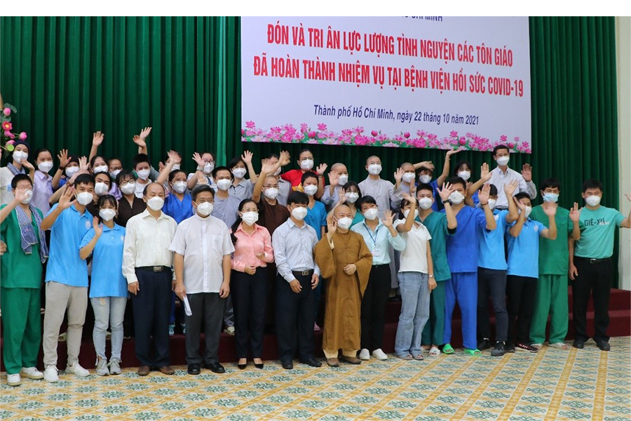 tri-an-71-tinh-nguyen-vien-ton-giao-tham-gia-tuyen-dau-chong-dich-tai-tp-hcm