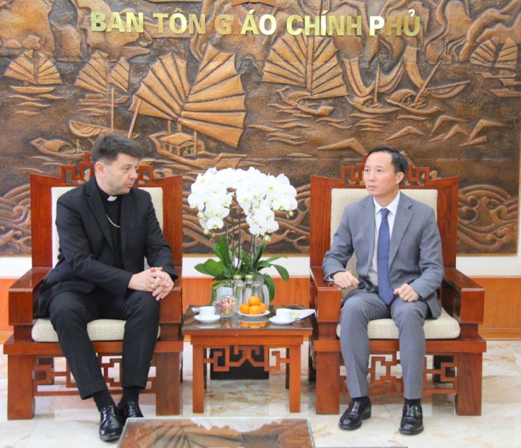truong-ban-ban-ton-giao-chinh-phu-vu-hoai-bac-tiep-dai-dien-thuong-tru-toa-thanh-va-ti-cang-tai-viet-nam