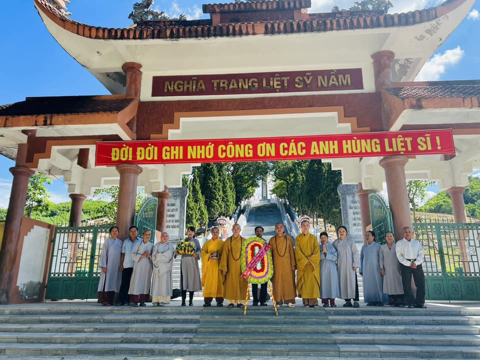 tang-ni-phat-tu-tinh-ha-tinh-to-chuc-dang-huong-tuong-niem-anh-linh-anh-hung-liet-sy