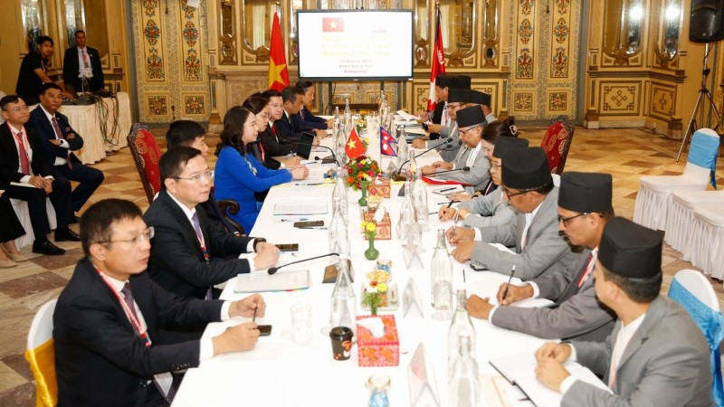 pho-chu-tich-nuoc-vo-thi-anh-xuan-tham-chinh-thuc-cong-hoa-dan-chu-lien-bang-nepal