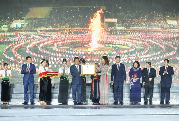 nghe-thuat-xoe-thai-ghi-danh-vao-danh-sach-di-san-van-hoa-phi-vat-the-dai-dien-cua-nhan-loai