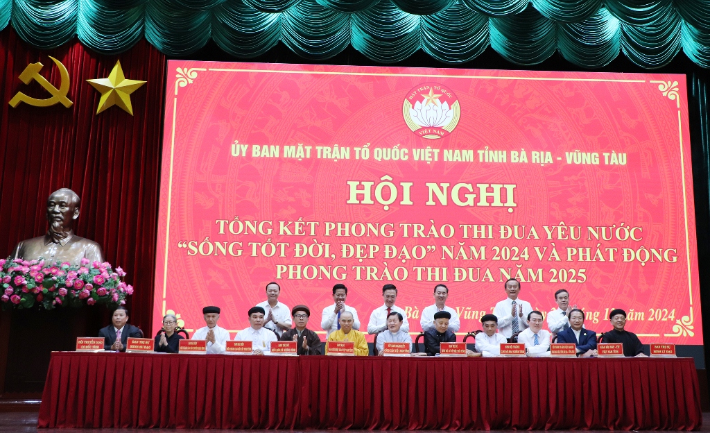 dong-bao-ton-giao-o-tinh-ba-ria-vung-tau-thi-dua-yeu-nuoc