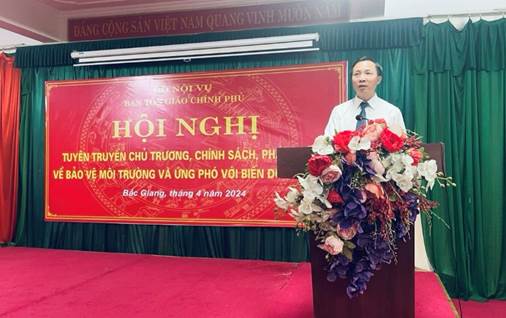 hoi-nghi-tuyen-truyen-chinh-sach-phap-luat-ve-bao-ve-moi-truong-cho-chuc-sac-ton-giao-va-ban-quan-ly-co-so-tin-nguong-tai-tinh-bac-giang