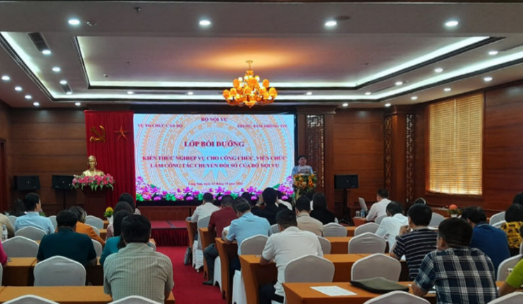 bo-noi-vu-to-chuc-lop-boi-duong-kien-thuc-nghiep-vu-cho-cong-chuc-vien-chuc-lam-cong-tac-chuyen-doi-so