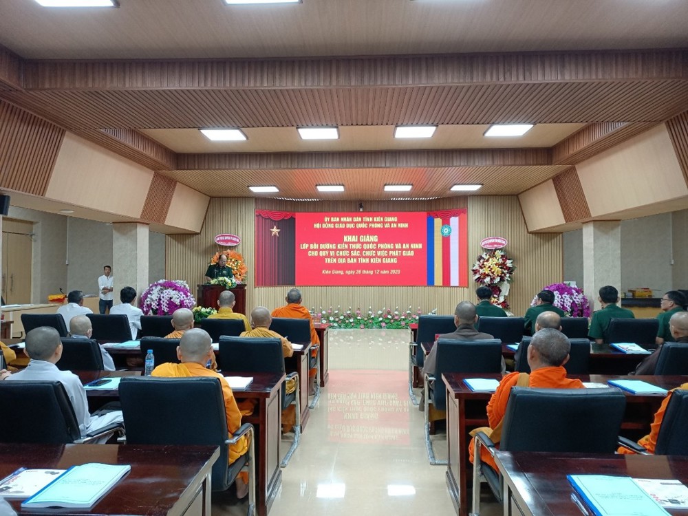 tinh-kien-giang-to-chuc-boi-duong-kien-thuc-quoc-phong-va-an-ninh-cho-chuc-sac-chuc-viec-phat-giao-tren-dia-ban-tinh-nam-2023