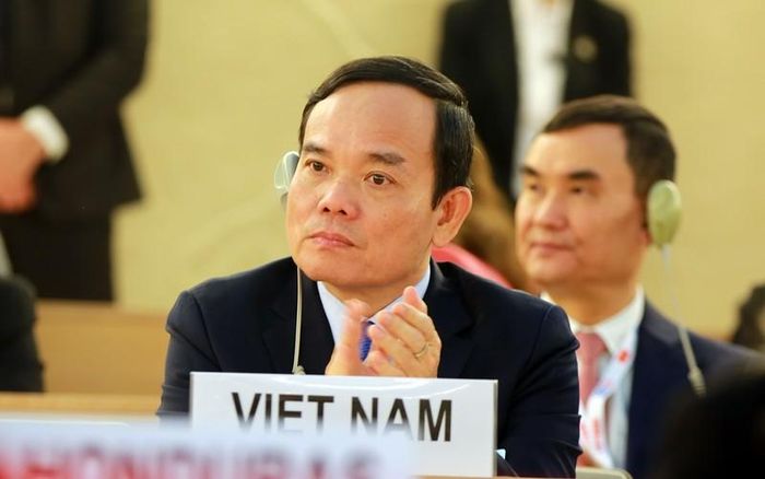ton-trong-va-hieu-biet-doi-thoai-va-hop-tac-bao-dam-va-thuc-day-tat-ca-cac-quyen-con-nguoi-cho-moi-nguoi