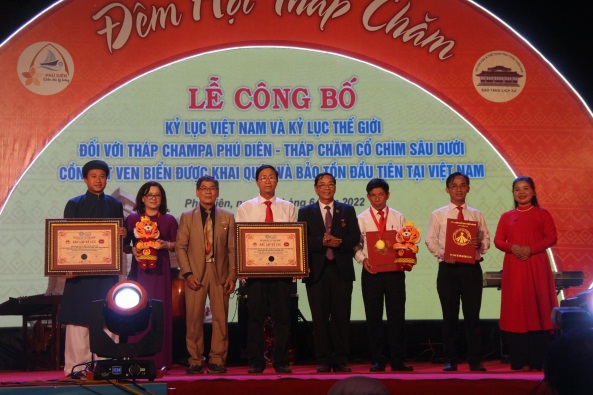cong-bo-2-ky-luc-doi-voi-thap-cham-phu-dien