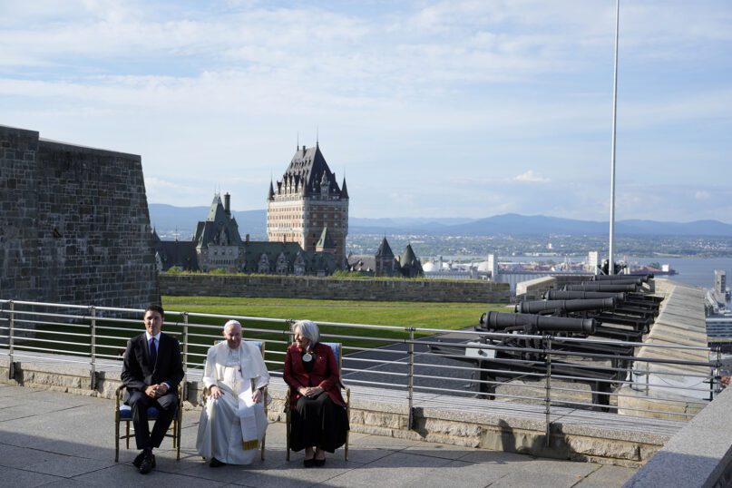 giao-hoang-francis-len-an-chu-nghia-thuc-dan-cu-va-moi-khi-tham-canada