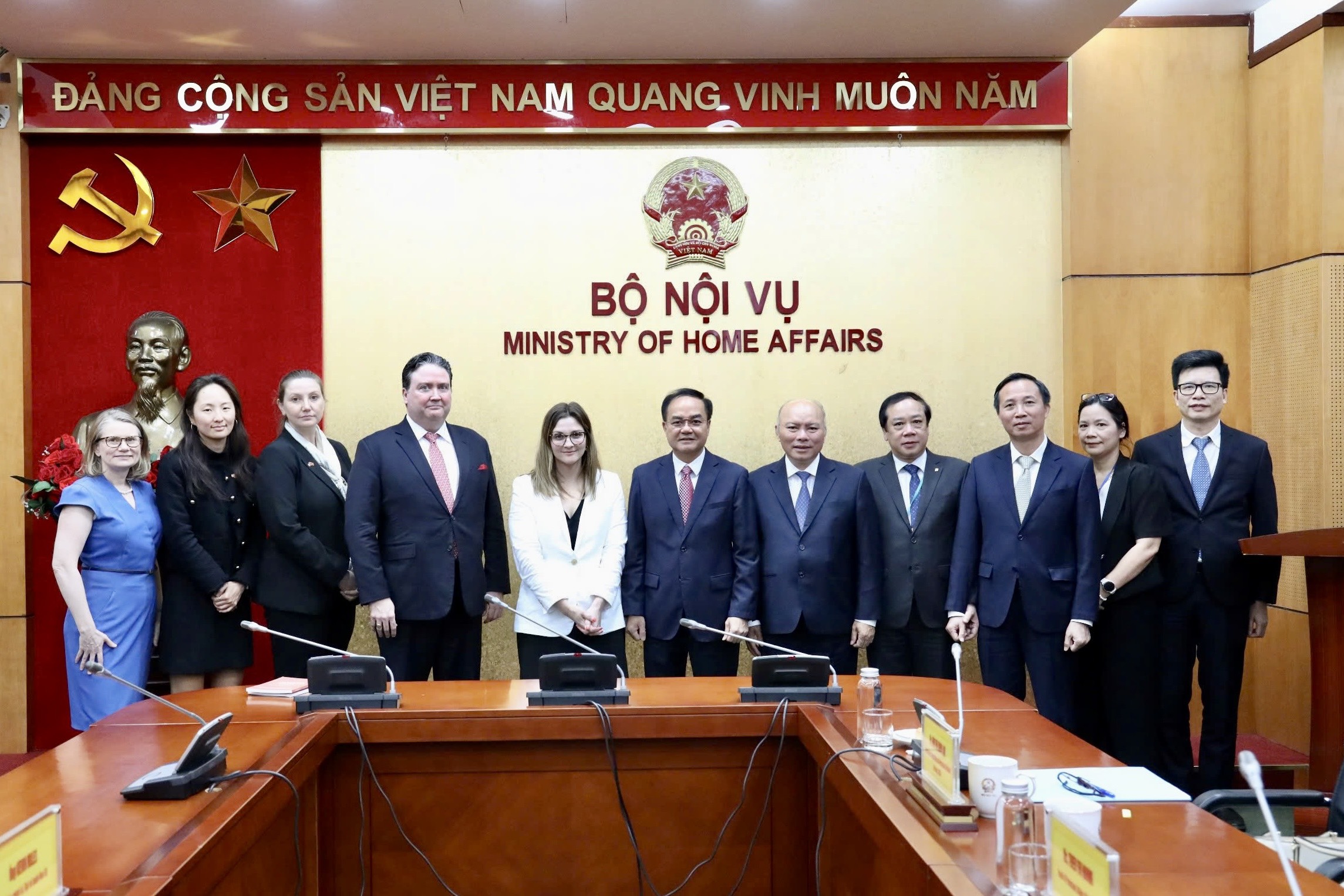 thu-truong-bo-noi-vu-vu-chien-thang-lam-viec-voi-quyen-pho-tro-ly-ngoai-truong-hoa-ky