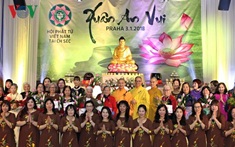 Xuan_an_vui_doan_ket__dam_am_cua_ba_con_Phat_tu_tai_Sec