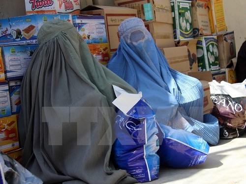 76__nguoi_Thuy_Si_ung_ho_bo_khan_che_mat_Hoi_giao_Burka