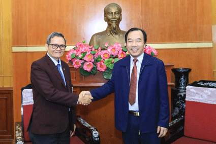 Hoi_thanh_Lien_huu_Co_doc_Viet_Nam_cung_Mat_tran__chung_tay_giup_do_nguoi_ngheo