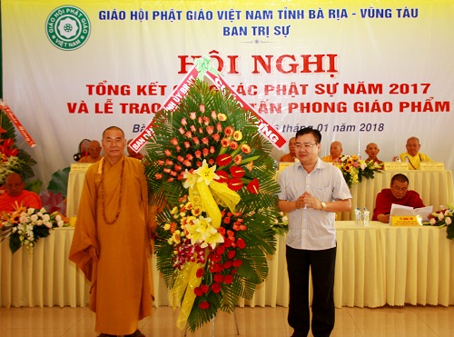 Phat_giao_tinh_Ba_Ria___Vung_Tau_tong_ket_cong_tac_Phat_su_va_trao_Giao_chi_tan_phong_giao_pham_cho_tang__ni