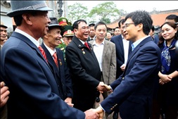 Pho_Thu_tuong_kiem_tra_cong_tac_chuan_bi_le_hoi_Den_Tran__Chua_Huong