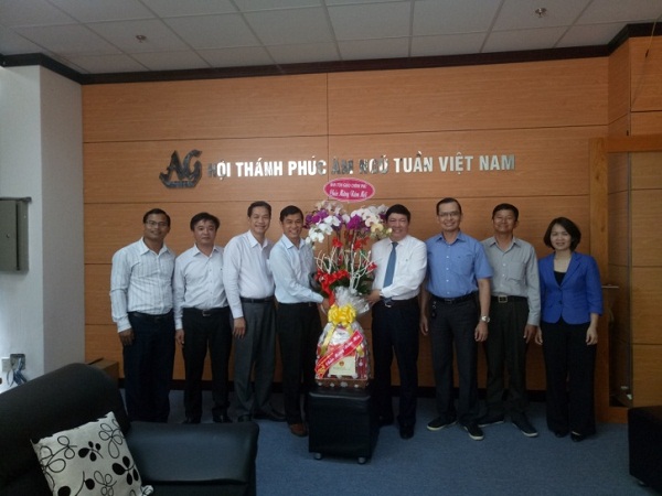 Lanh_dao_Ban_Ton_giao_Chinh_phu_tham_va_chuc_Tet_mot_so_to_chuc_Tin_Lanh_tai_Thanh_Pho_Ho_Chi_Minh