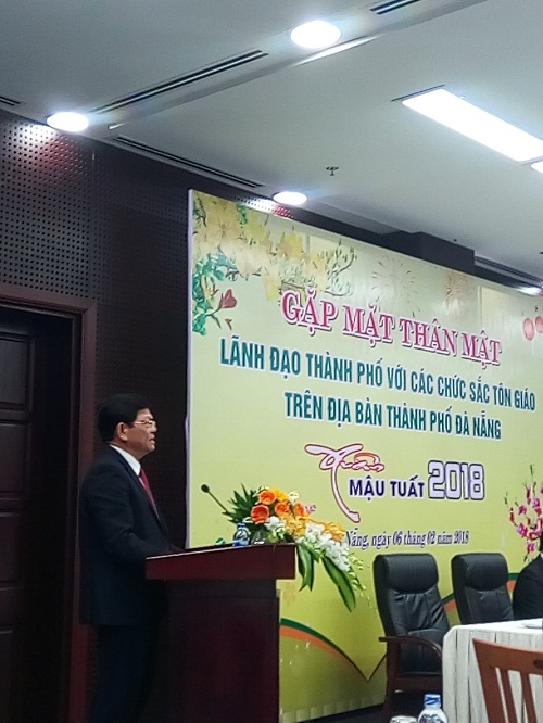 Lanh_dao_thanh_pho_Da_Nang_gap_mat_than_mat_chuc_sac_cac_ton_giao__nhan_dip_Tet_Nguyen_dan_Mau_Tuat_2018