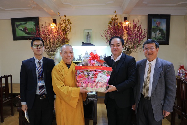 Doan_Ban_Ton_giao_Chinh_phu_chuc_Tet_cac_to_chuc_ton_giao
