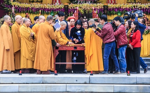 Pho_Chu_tich_nuoc_du_le_khai_an_le_hoi_Yen_Tu