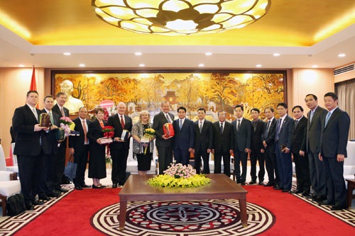 Chu_tich_UBND_TP_Ha_Noi_Nguyen_Duc_Chung_tiep_Doan_Giao_hoi_cac_Thanh_huu_Ngay_sau_cua_Chua_Gie_su_Ky_to