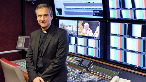 Vatican__Bo_truong_Bo_truyen_thong_tu_chuc