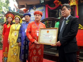 Tuyen_Quang__Cong_nhan_di_san_van_hoa_voi_le_hoi_den_Ha__den_Thuong