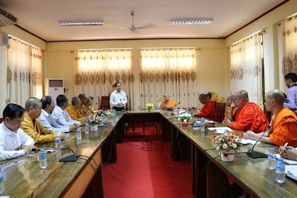 Doan_Ban_Ton_giao_Chinh_phu_tham_Lien_minh_Phat_giao_Lao_va_cong_dong_phat_tu_Viet_Nam_o_Lao