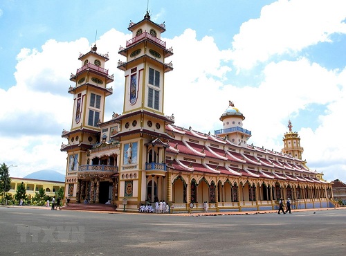 Toa_thanh_Cao_Dai_Tay_Ninh___diem_den_du_lich_ton_giao_hap_dan