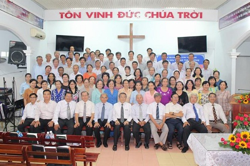 Ban_Dai_dien_Tin_Lanh_Viet_Nam__mien_Nam__tinh_Tien_Giang_boi_duong_muc_vu_giao_pham_va_chap_su
