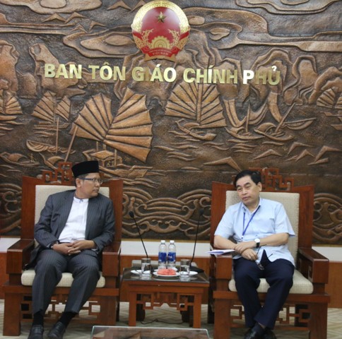 Lanh_dao_Ban_Ton_giao_Chinh_phu_tiep_Doan_Uy_ban_Phat_trien_Cong_dong_Hoi_giao_thuoc_Hoi_dong_Ulema_Indonesia