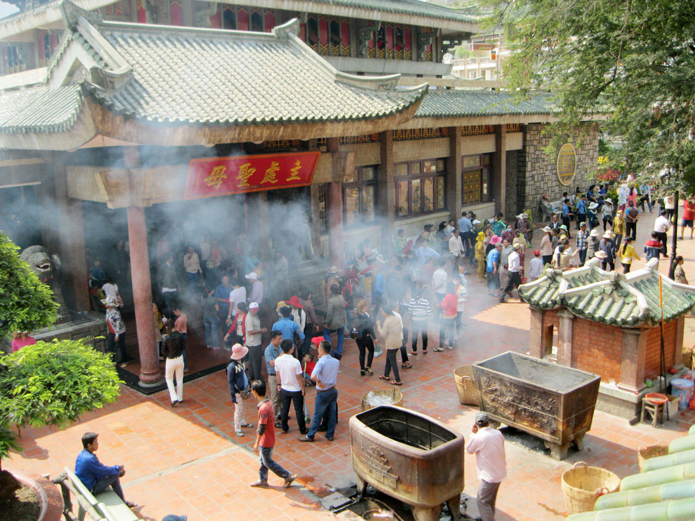 Tao_dieu_kien_de_du_khach_tham_gia_le_ruoc_tuong_Ba_Chua_Xu_nui_Sam