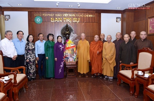 Thanh_uy_thanh_pho_Ho_Chi_Minh_tham__chuc_mung_Phat_dan_Phat_lich_2562