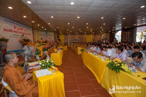 Trao_quyet_dinh_thanh_lap_Ban_Tri_su_Giao_hoi_Phat_giao_Viet_Nam__huyen_Nam_Dan__tinh_Nghe_An