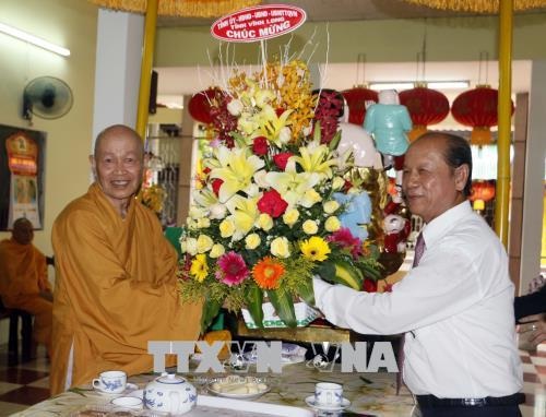 Mung_Dai_le_Phat_dan_nam_2018___Phat_lich_2562